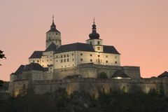 Burg Forchtenstein. Esterházy Schatzkammer. Esterházy Ahnengalerie. Waffensammlung und Zeughaus.
