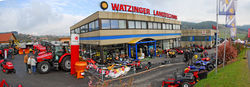 Großräumiges Ausstellungsgelände! Traktore neu und gebraucht, Motorschlitten, ATV's und Quads, Jetskis, Gartengeräte,...