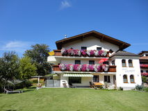 Gemütliche und sonnige Ferienwohnung / Appartments zum Wohlfühlen Nähe Innsbruck in Berg- und Wandergebiet / schönste Skiregion