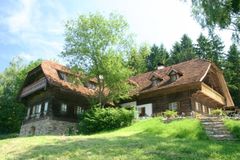 Blick auf den Gaisrieglhof vom Schlosshotel Obermayerhofen aus