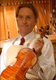 Geigenbaumeister Walter Neubauer in Wien
