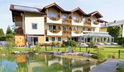 Modernes Hotel in einer grünen Oase, Zentral, ruhig, Zimmer mit Wasserbett, Whirlpool. Für Flittertage, Frühstücken in Salzburg,