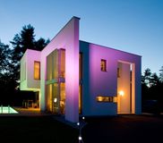 active-SUNCUBE KG, das massive Nullenergiehaus, Unabhängigkeit von Energielieferanten und höchster Wohnkomfort!