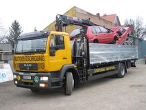 Unser LKW steht bereit für Sie - wollen Sie Ihr altes Auto verkaufen, abholen oder entsorgen lassen, dann rufen Sie uns einfach