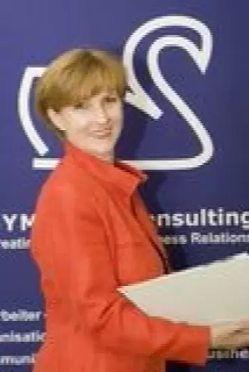 SYMFONY Consulting Dr. Sabine M. Fischer bietet Ihnen Beratung zu Karriere, Training, Moderation und Women Talk Business ®