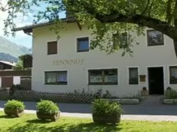 Pension Sennhof in Bach im Naturpark Lechtal Tirol. Ferienzimmer u. Ferienwohnungen
