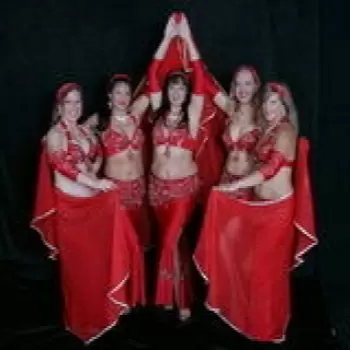 Bauchtanzgruppe buchbar mit 1-5 Tänzerinnen ab 10 Minuten Auftritte