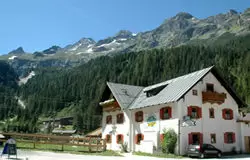 Alpengasthof Enzingerboden Vötter KG, an der Talstation der Weissee Gletscherwelt (Höhenskigebiet und Tourengebiet 1500m - 2600m