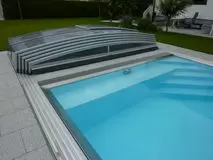 Schwimmbecken