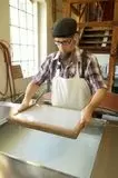 HOBL+SOHN Faszination in Papier
von Hand geschöpftes Büttenpapier mit Wasserzeichen