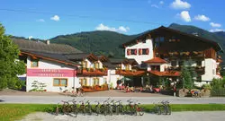 Harml´s Aparthotel in Flachau, Salzburger Sportwelt in der Ski Amadé. Euer Urlaubszuhause direkt am Skilift, mitten in den Berge