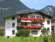 Haus Fahringer Walchsee Kaiserwinkl Tirol Austria Oesterreich Urlaub Unterkunft Ferienwohnung Appartment Zimmer mit Fruehstueck